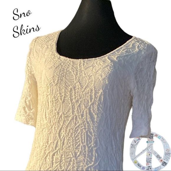 ๐
บSNO Skins NWT. White stretch textured dress. Size medium - Picture 2 of 15